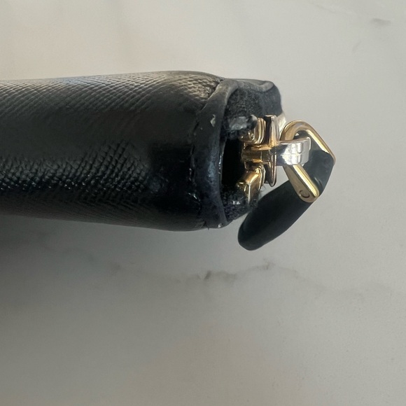 Prada Large Saffiano Leather Black Zip Wallet Great Condition - Picture 10 of 11